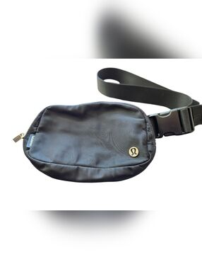 Lululemon Everywhere Belt Bag 1L - Black